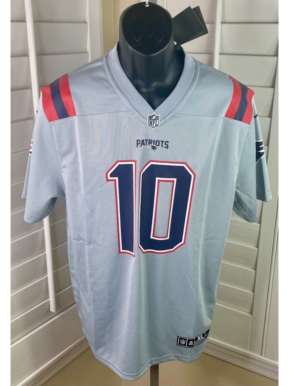Nike NFL New England Patriots Mac Jones #10 Football Jersey, Youth XL 18/20, NWT
